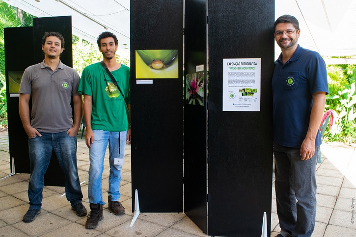 “Vivendo em Microcosmos” – Exposição Fotográfica Itinerante